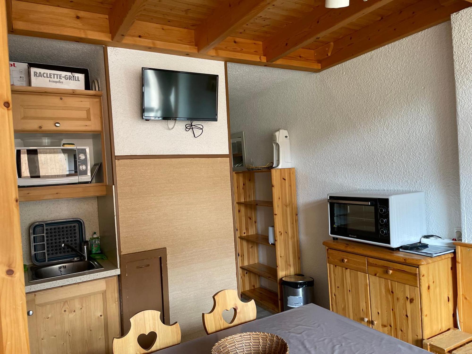 Apartment Pour 6 Personnes Au Pied Des Pistes Au Calme Aux Menuires Les Asters
